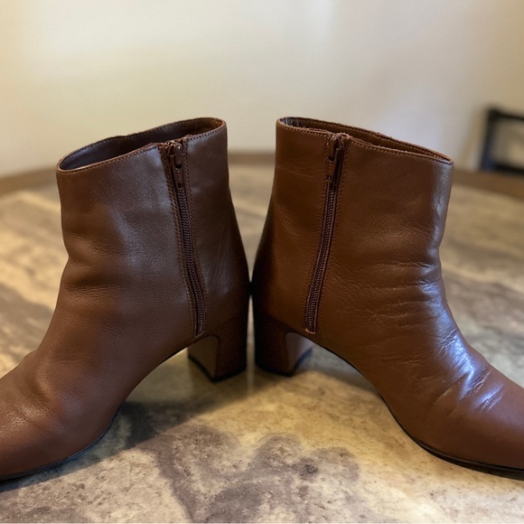 Fabianelli BROWN LEATHER POINTED TOE BOOTIES WOMEN’S 8 & 40 - Picture 3 of 8